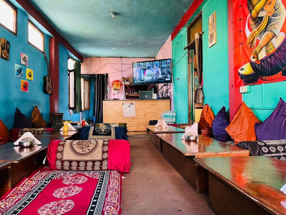 Non Stop Cafe Hostel & Stay Manāli Exterior foto